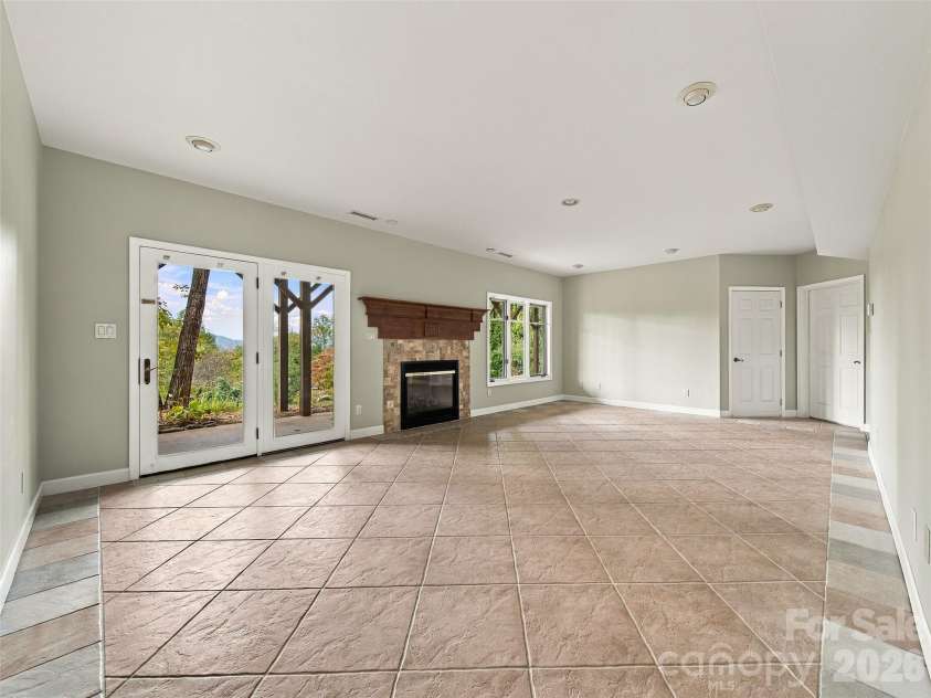 142 Twin Courts Drive, Weaverville, NC 28787.  MLS# CAR4433768, YatesRealty ID 56210. 