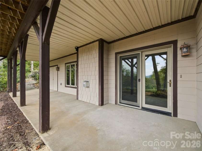 142 Twin Courts Drive, Weaverville, NC 28787.  MLS# CAR4433768, YatesRealty ID 56210. 
