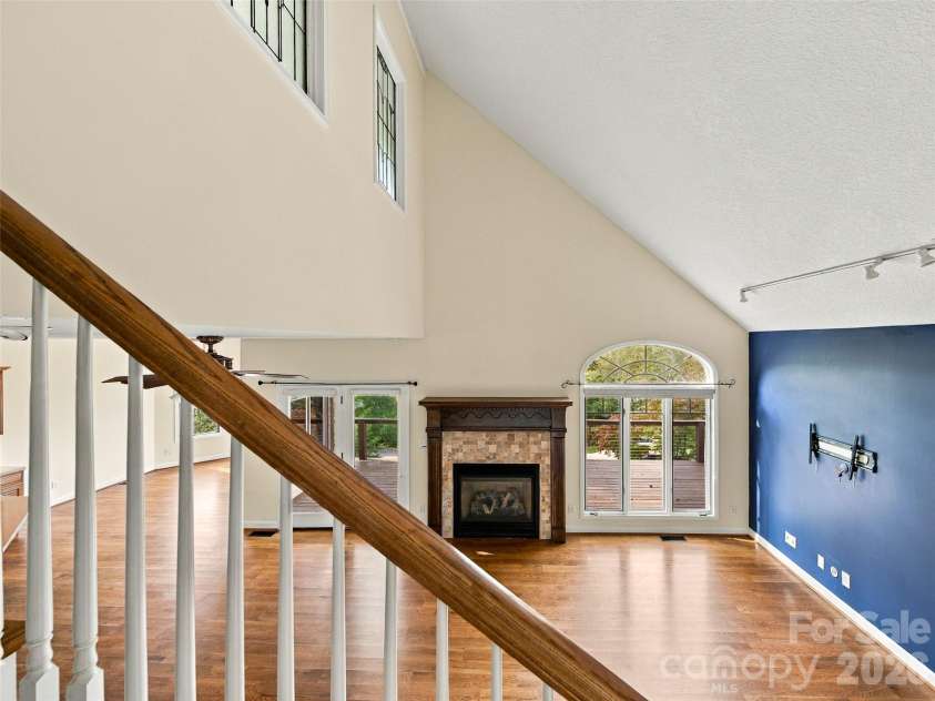142 Twin Courts Drive, Weaverville, NC 28787.  MLS# CAR4433768, YatesRealty ID 56210. 