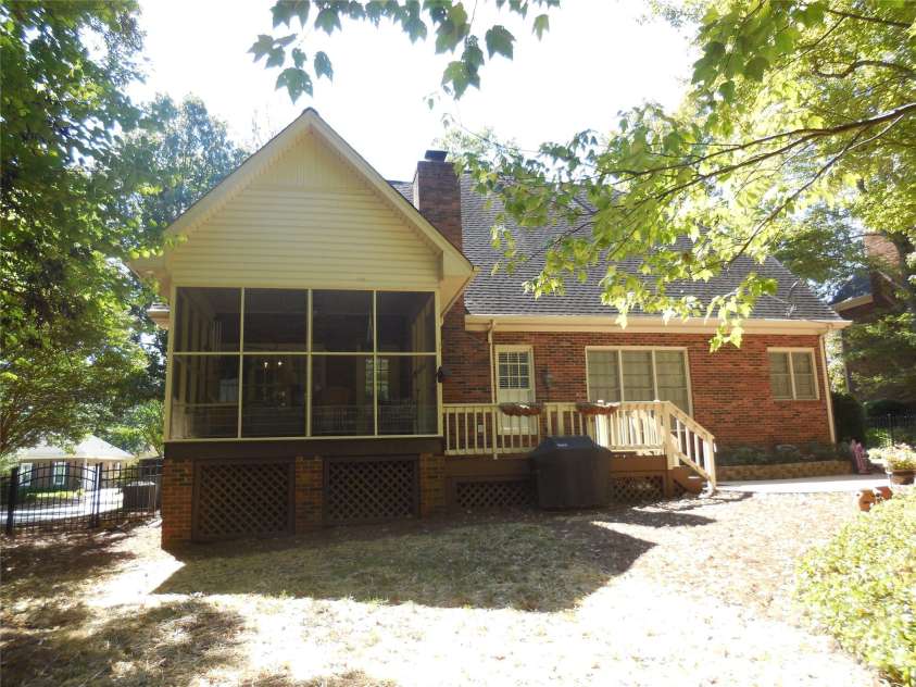 1432 Porch Swing Lane, Matthews, NC 28104.  MLS# CAR4366633, YatesRealty ID 56213. 