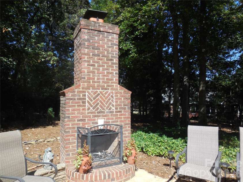 1432 Porch Swing Lane, Matthews, NC 28104.  MLS# CAR4366633, YatesRealty ID 56213. 