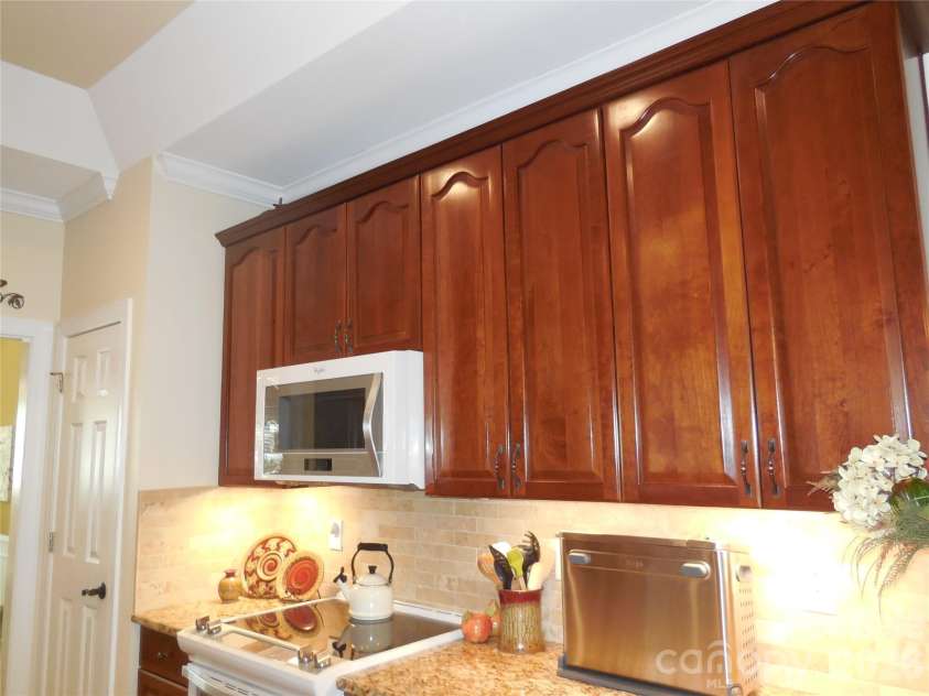 1432 Porch Swing Lane, Matthews, NC 28104.  MLS# CAR4366633, YatesRealty ID 56213. 