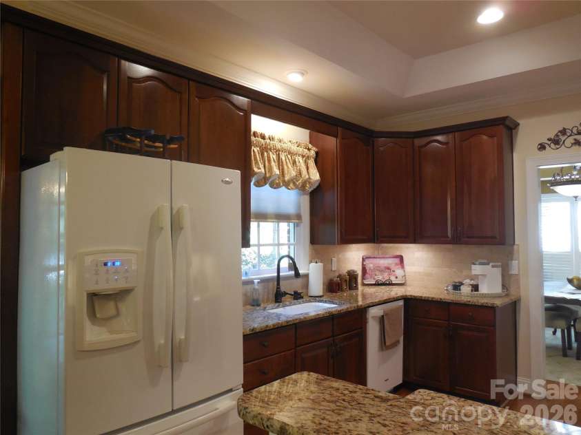 1432 Porch Swing Lane, Matthews, NC 28104.  MLS# CAR4366633, YatesRealty ID 56213. 