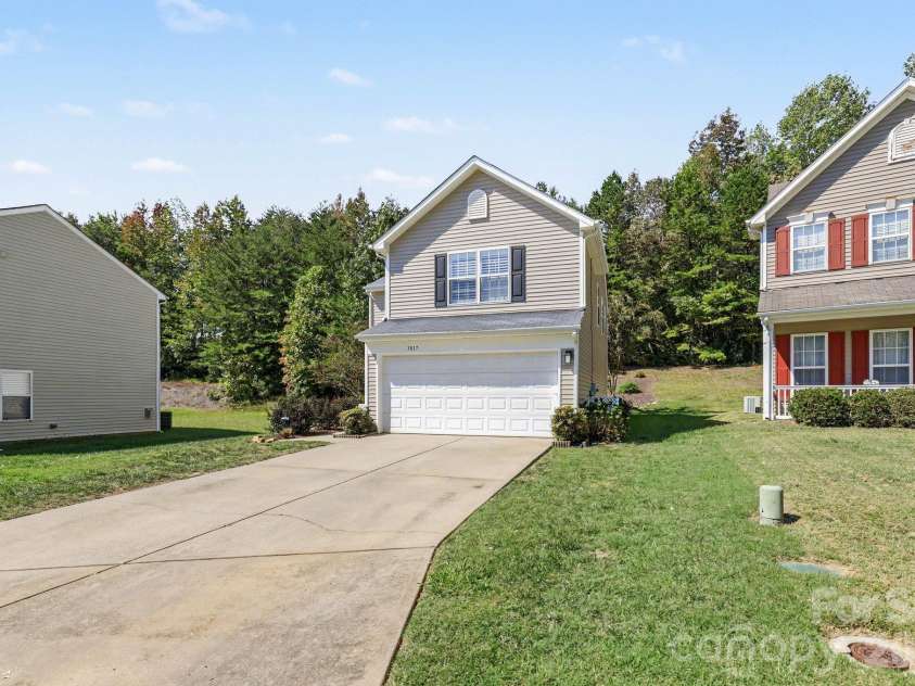 3817 Broadwater Court, Gastonia, NC 28056.  MLS# CAR4427870, YatesRealty ID 56215. 