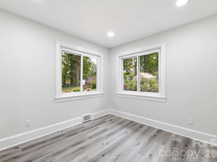 214 Dalewood Avenue, Kannapolis, NC 28083.  MLS# CAR4430178, YatesRealty ID 56219. Dining Room