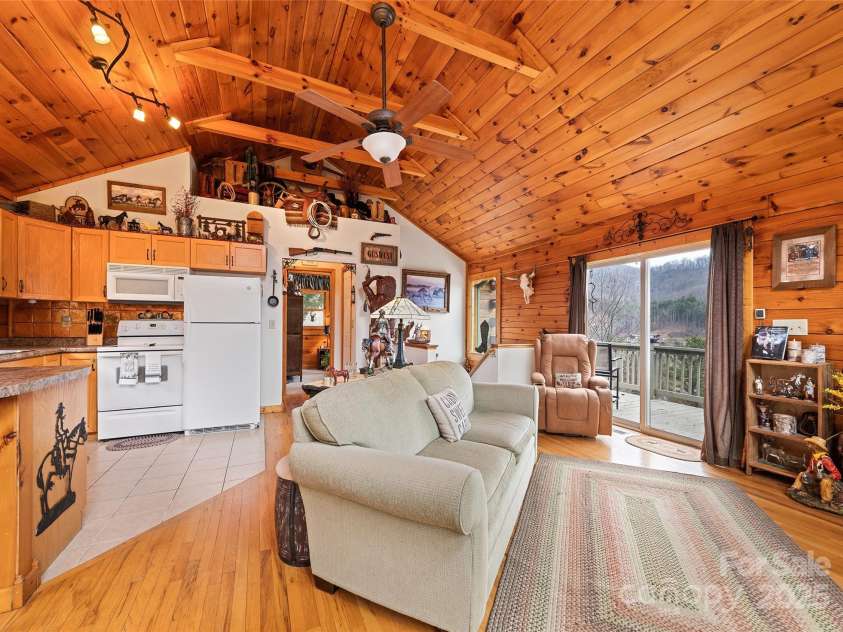 16 Hiawatha Drive, Maggie Valley, NC 28751.  MLS# CAR4331978, YatesRealty ID 5622. 