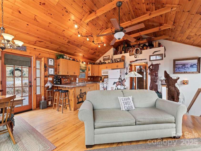 16 Hiawatha Drive, Maggie Valley, NC 28751.  MLS# CAR4331978, YatesRealty ID 5622. 