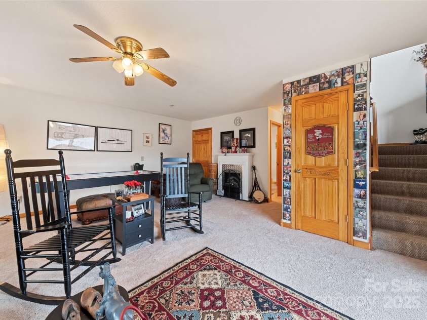16 Hiawatha Drive, Maggie Valley, NC 28751.  MLS# CAR4331978, YatesRealty ID 5622. Lower-level living or recreation area