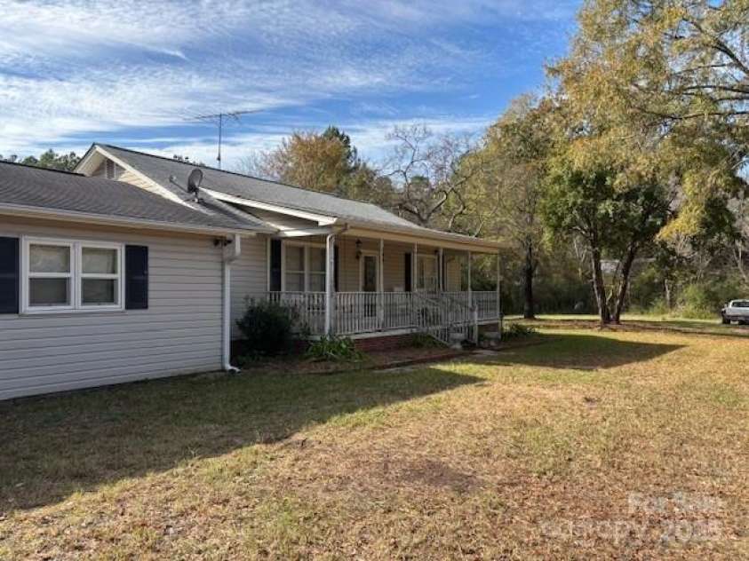 665 Robertson Road, Rock Hill, SC 29730.  MLS# CAR4320440, YatesRealty ID 5622. 