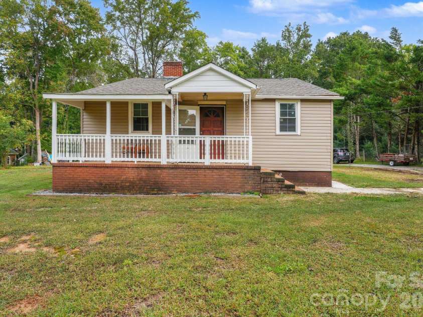 144 Ginger Lane, Mooresville, NC 28115.  MLS# CAR4432451, YatesRealty ID 56220. 