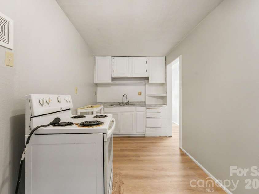 144 Ginger Lane, Mooresville, NC 28115.  MLS# CAR4432451, YatesRealty ID 56220. 