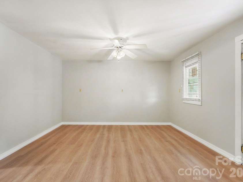 144 Ginger Lane, Mooresville, NC 28115.  MLS# CAR4432451, YatesRealty ID 56220. 