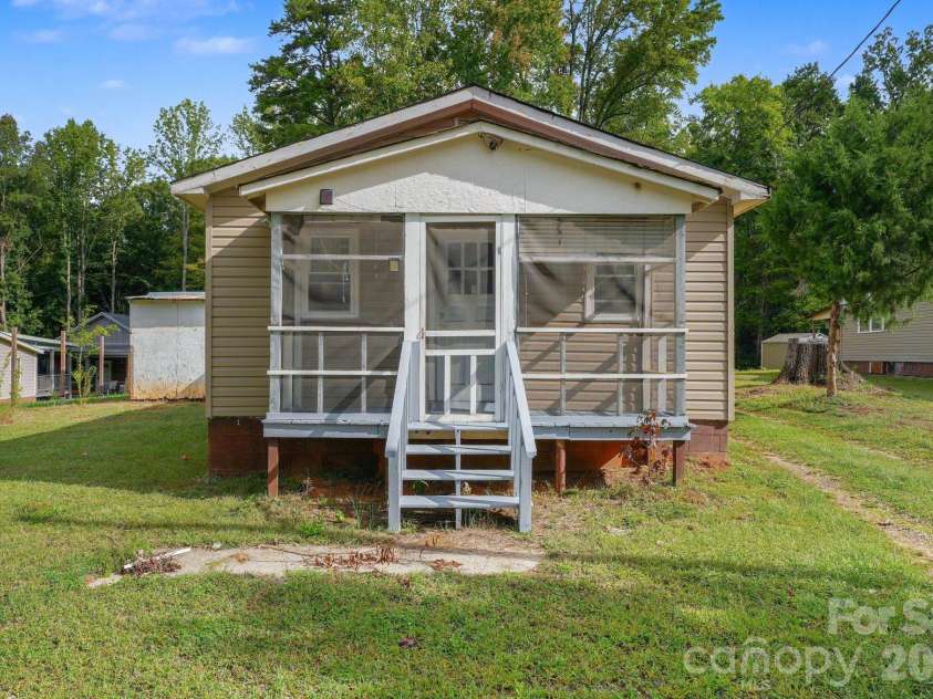 144 Ginger Lane, Mooresville, NC 28115.  MLS# CAR4432451, YatesRealty ID 56220. 