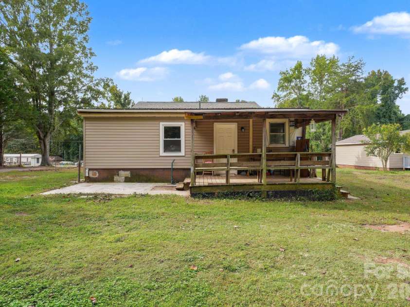 144 Ginger Lane, Mooresville, NC 28115.  MLS# CAR4432451, YatesRealty ID 56220. 