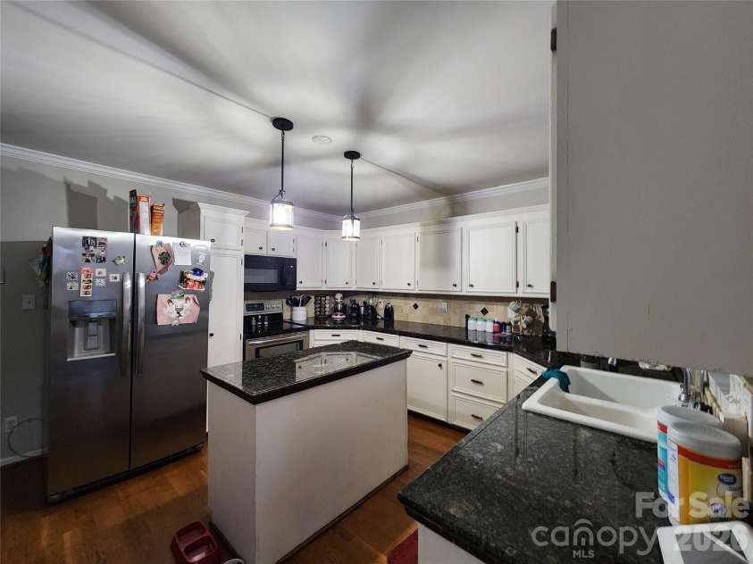314 20th Street, Kannapolis, NC 28083.  MLS# CAR4433805, YatesRealty ID 56222. 