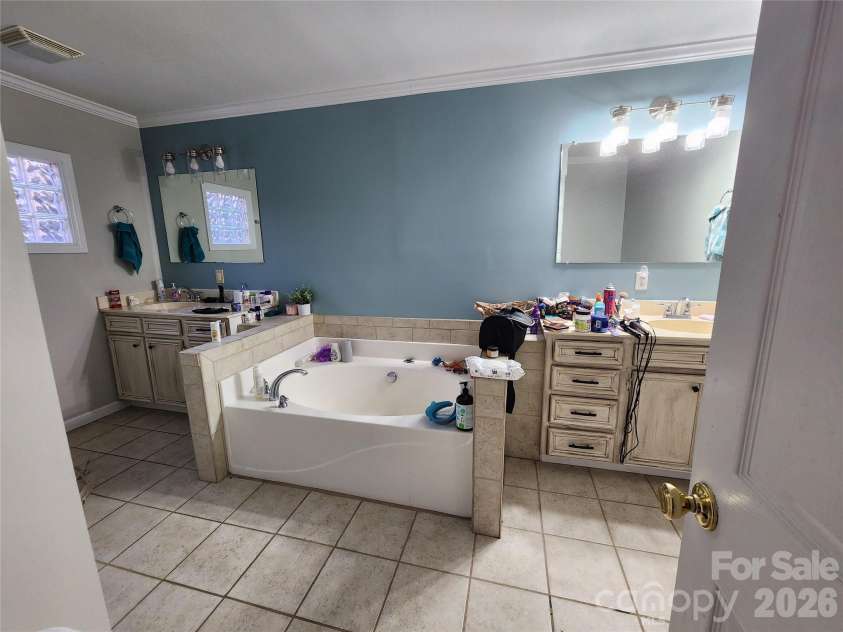 314 20th Street, Kannapolis, NC 28083.  MLS# CAR4433805, YatesRealty ID 56222. 