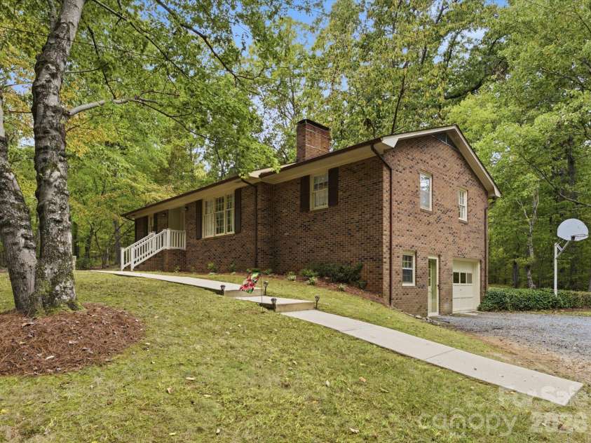 26729A Valley Drive, Albemarle, NC 28001.  MLS# CAR4430300, YatesRealty ID 56226. 
