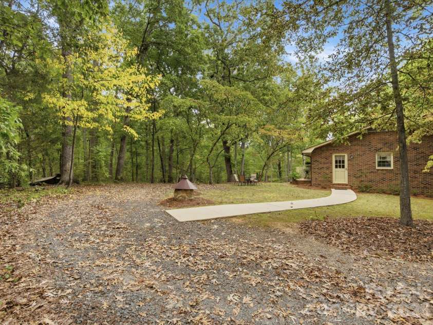 26729A Valley Drive, Albemarle, NC 28001.  MLS# CAR4430300, YatesRealty ID 56226. 