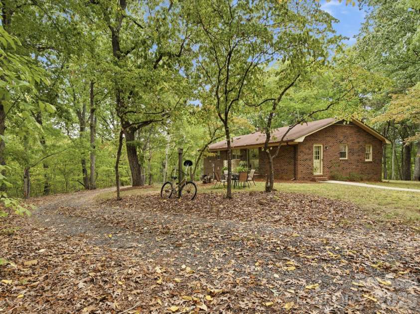 26729A Valley Drive, Albemarle, NC 28001.  MLS# CAR4430300, YatesRealty ID 56226. 