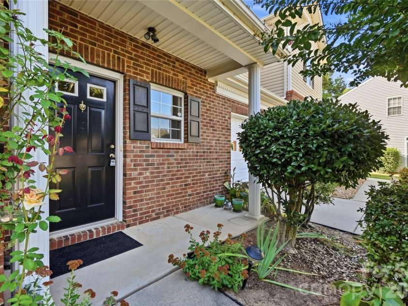 5426 Johnston Mill Court, Charlotte, NC 28269.  MLS# CAR4433561, YatesRealty ID 56227. 