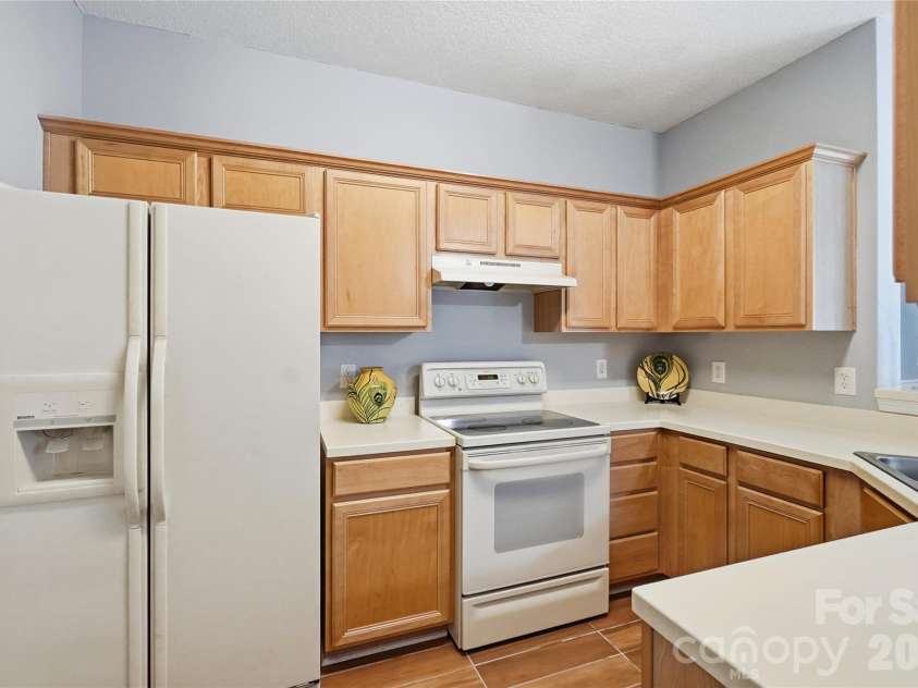 5426 Johnston Mill Court, Charlotte, NC 28269.  MLS# CAR4433561, YatesRealty ID 56227. 