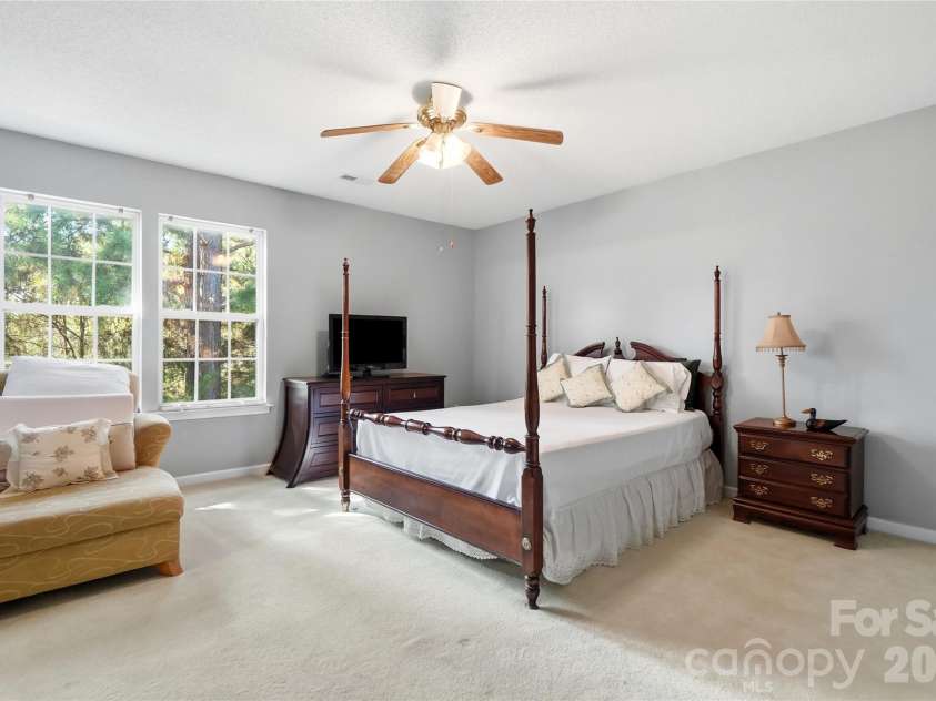 5426 Johnston Mill Court, Charlotte, NC 28269.  MLS# CAR4433561, YatesRealty ID 56227. 