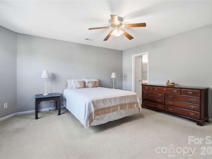 5426 Johnston Mill Court, Charlotte, NC 28269.  MLS# CAR4433561, YatesRealty ID 56227. 