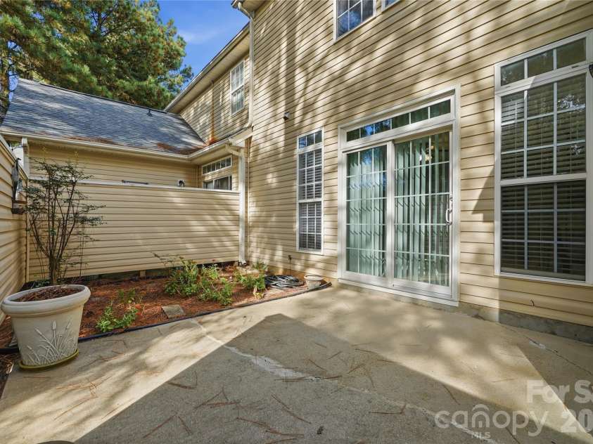 5426 Johnston Mill Court, Charlotte, NC 28269.  MLS# CAR4433561, YatesRealty ID 56227. 
