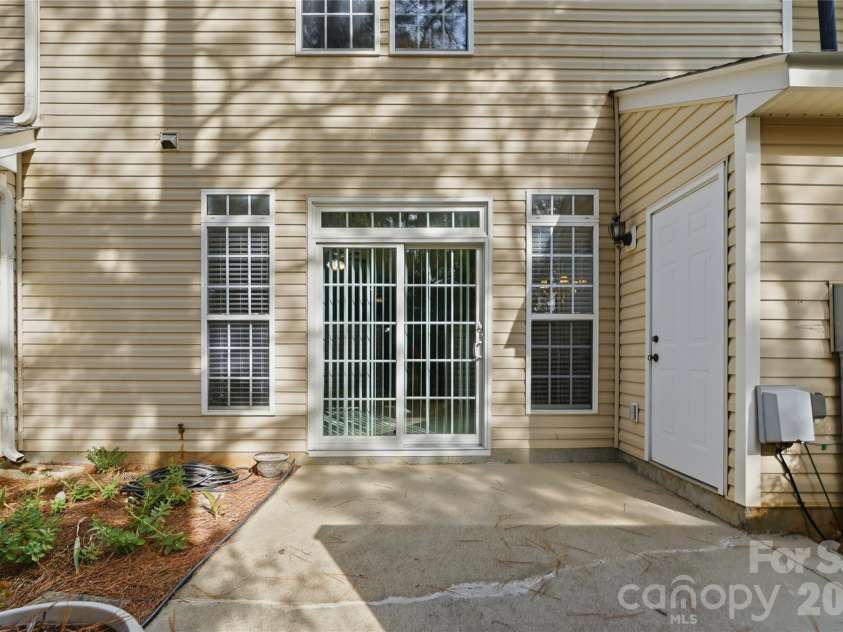 5426 Johnston Mill Court, Charlotte, NC 28269.  MLS# CAR4433561, YatesRealty ID 56227. 