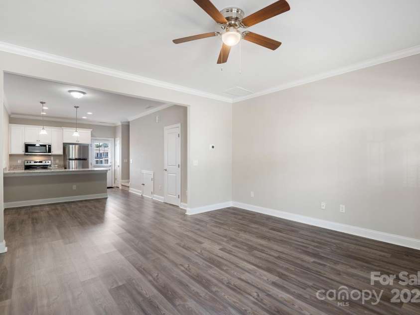 3939 Newhall Drive, Hickory, NC 28601.  MLS# CAR4211858, YatesRealty ID 5623. 