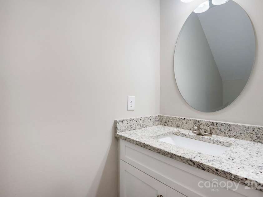 3939 Newhall Drive, Hickory, NC 28601.  MLS# CAR4211858, YatesRealty ID 5623. Half bath downstairs