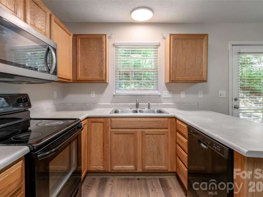201 Birch Lane, Arden, NC 28704.  MLS# CAR4386730, YatesRealty ID 56230. 