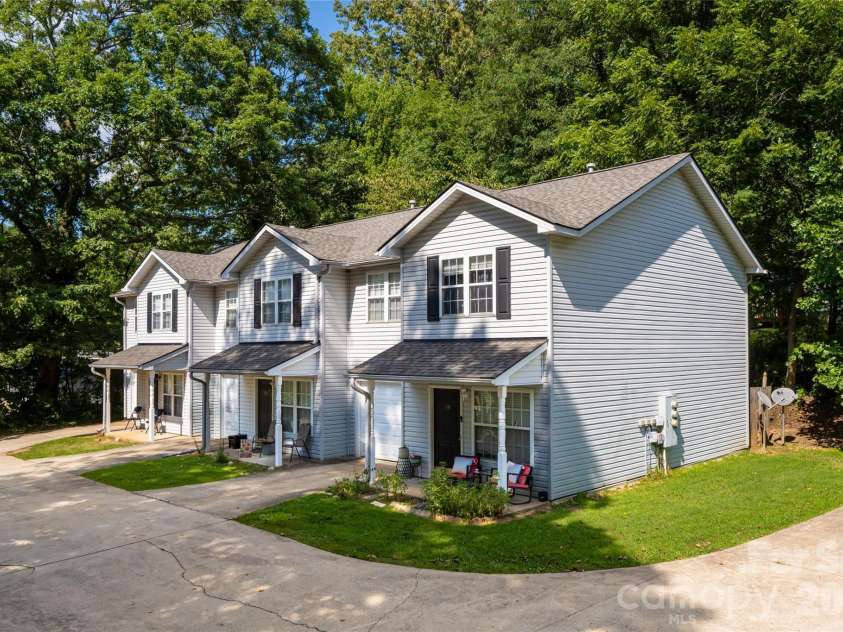 201 Birch Lane, Arden, NC 28704.  MLS# CAR4386730, YatesRealty ID 56230. 