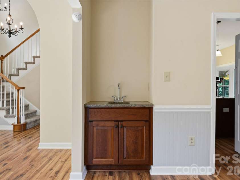180 Bridgeport Drive, Mooresville, NC 28117.  MLS# CAR4431939, YatesRealty ID 56234. 