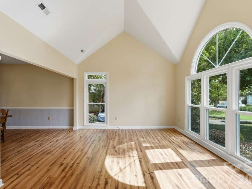 180 Bridgeport Drive, Mooresville, NC 28117.  MLS# CAR4431939, YatesRealty ID 56234. 