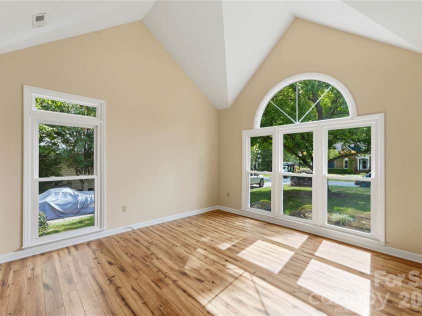 180 Bridgeport Drive, Mooresville, NC 28117.  MLS# CAR4431939, YatesRealty ID 56234. 