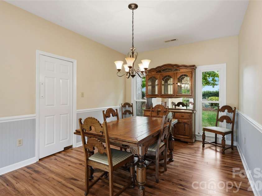 180 Bridgeport Drive, Mooresville, NC 28117.  MLS# CAR4431939, YatesRealty ID 56234. 