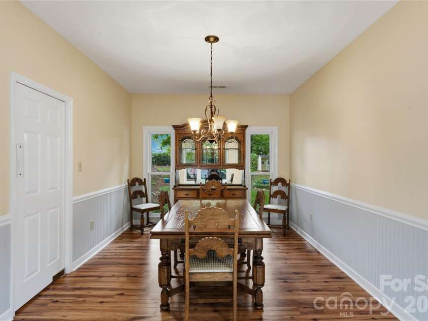 180 Bridgeport Drive, Mooresville, NC 28117.  MLS# CAR4431939, YatesRealty ID 56234. 