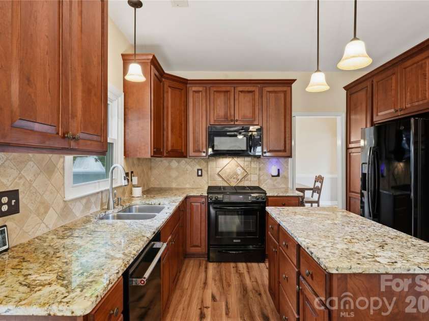 180 Bridgeport Drive, Mooresville, NC 28117.  MLS# CAR4431939, YatesRealty ID 56234. 
