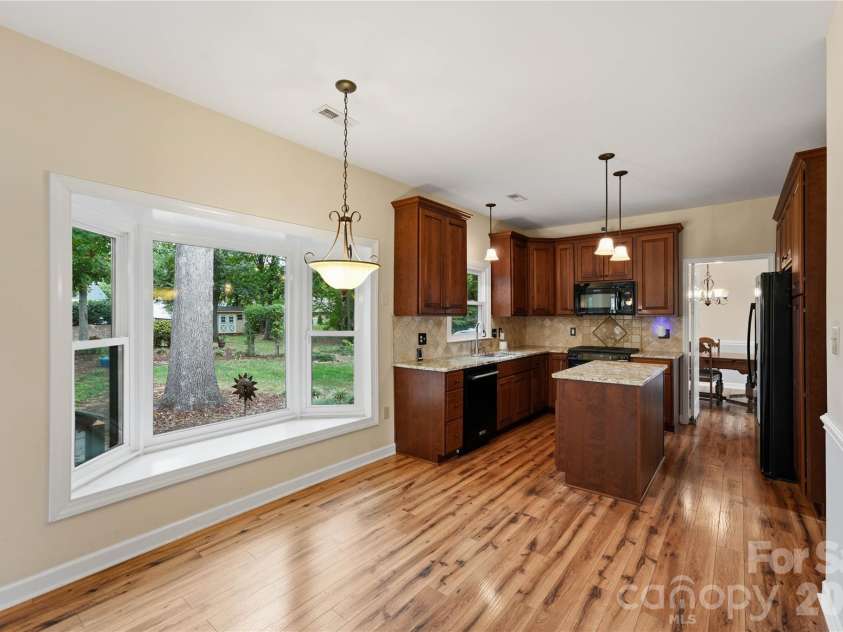 180 Bridgeport Drive, Mooresville, NC 28117.  MLS# CAR4431939, YatesRealty ID 56234. 