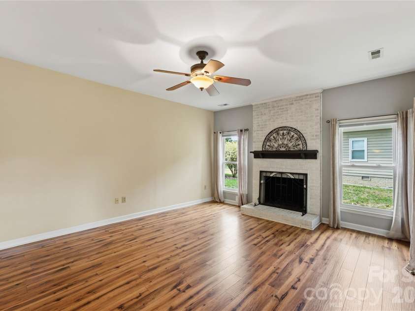 180 Bridgeport Drive, Mooresville, NC 28117.  MLS# CAR4431939, YatesRealty ID 56234. 