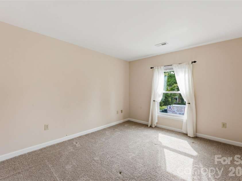 180 Bridgeport Drive, Mooresville, NC 28117.  MLS# CAR4431939, YatesRealty ID 56234. 