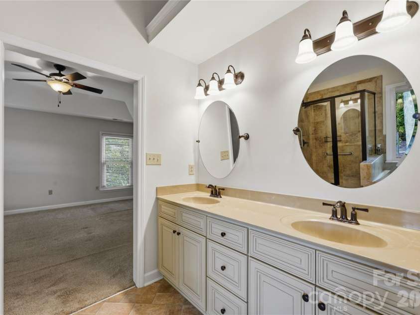 180 Bridgeport Drive, Mooresville, NC 28117.  MLS# CAR4431939, YatesRealty ID 56234. 