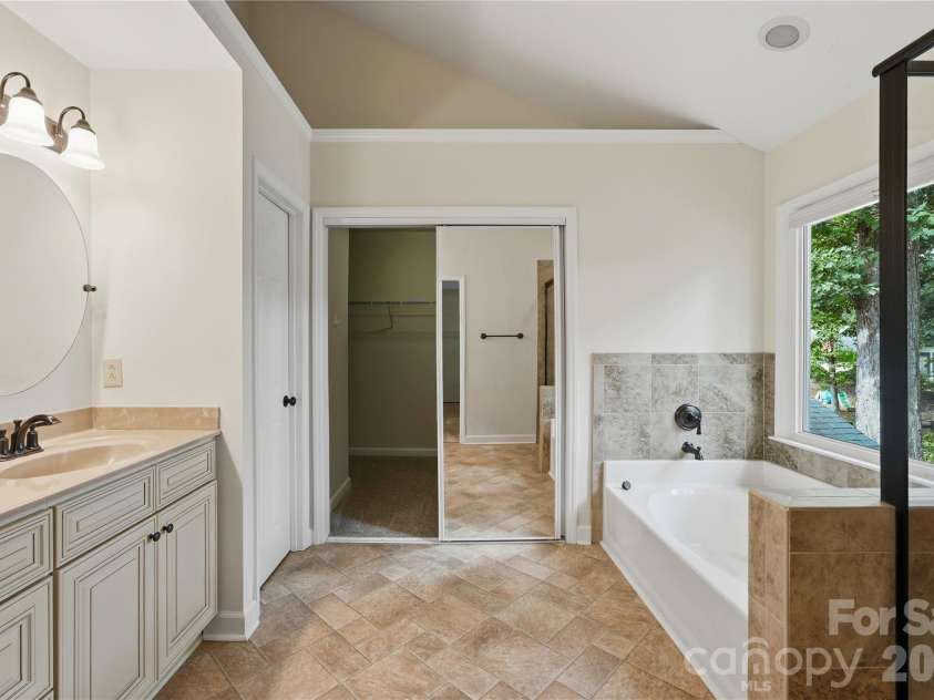 180 Bridgeport Drive, Mooresville, NC 28117.  MLS# CAR4431939, YatesRealty ID 56234. 