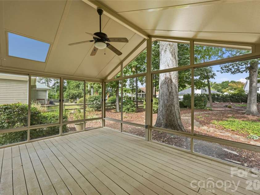 180 Bridgeport Drive, Mooresville, NC 28117.  MLS# CAR4431939, YatesRealty ID 56234. 
