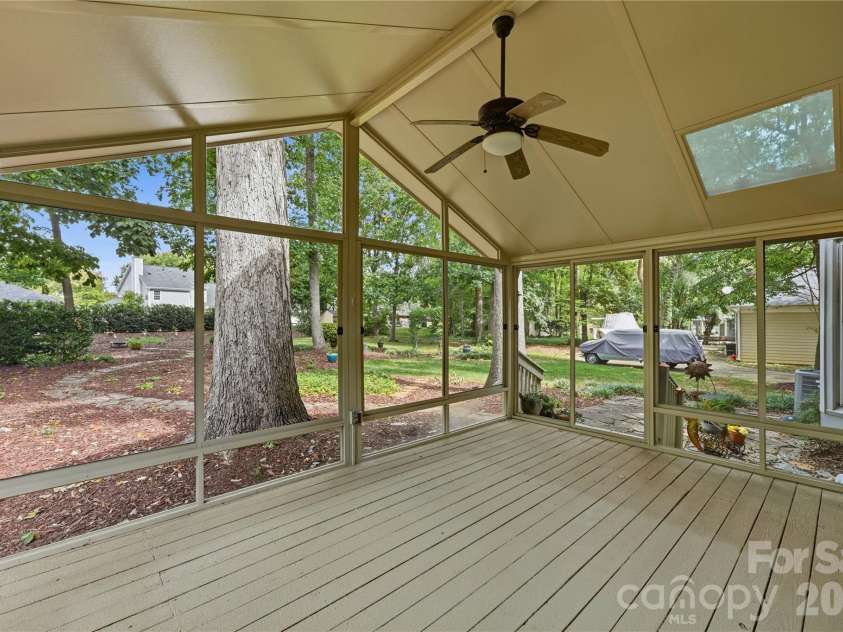 180 Bridgeport Drive, Mooresville, NC 28117.  MLS# CAR4431939, YatesRealty ID 56234. 