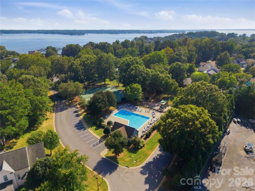 180 Bridgeport Drive, Mooresville, NC 28117.  MLS# CAR4431939, YatesRealty ID 56234. 