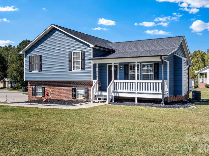494 Sunset Ridge Lane, Lexington, NC 27295.  MLS# CAR4433823, YatesRealty ID 56237. 