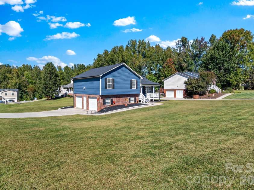 494 Sunset Ridge Lane, Lexington, NC 27295.  MLS# CAR4433823, YatesRealty ID 56237. 