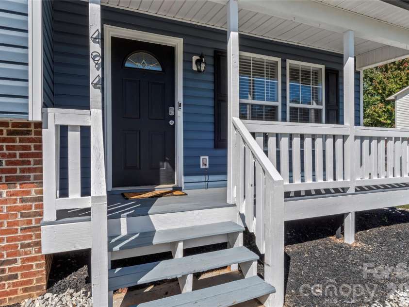494 Sunset Ridge Lane, Lexington, NC 27295.  MLS# CAR4433823, YatesRealty ID 56237. 